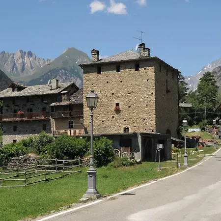 Semesterbostad La Maison Everest 73 - Bilocale A La Ruine,